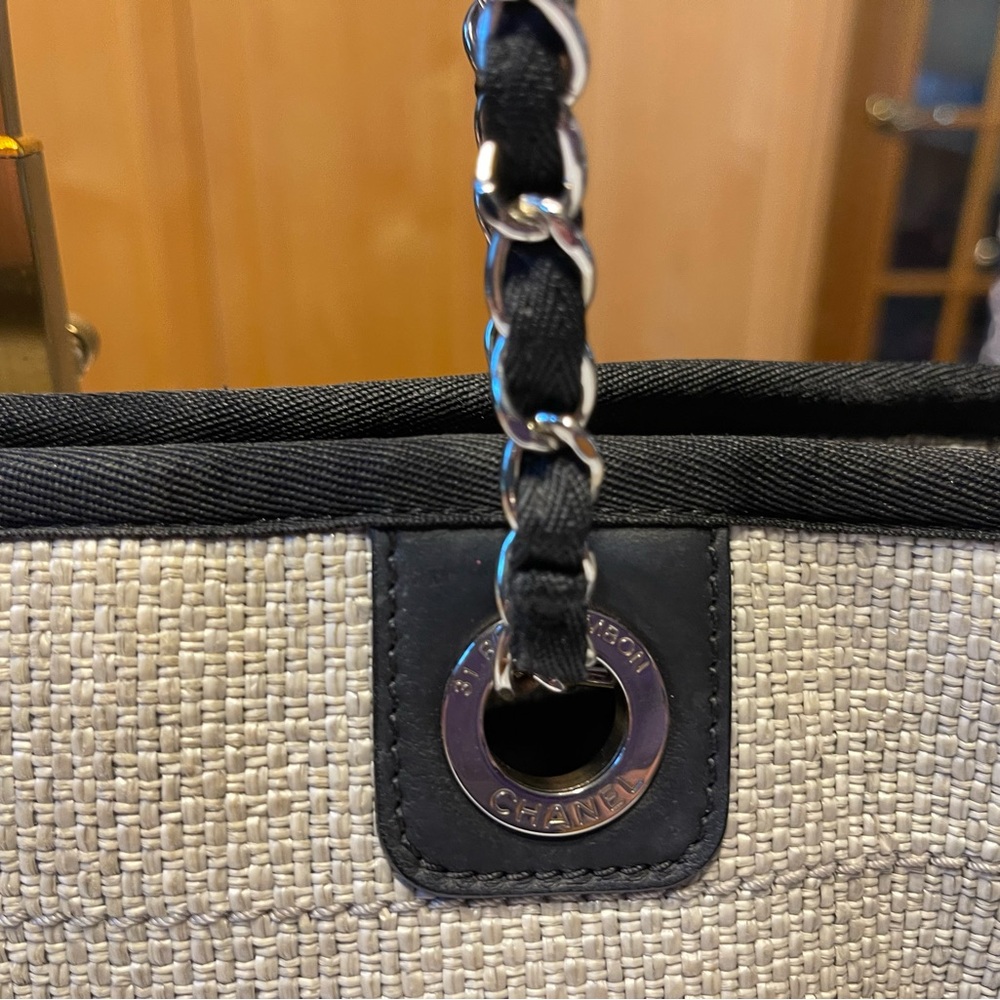 Chanel Deauville Shoulder Bag - Picture 3 of 16